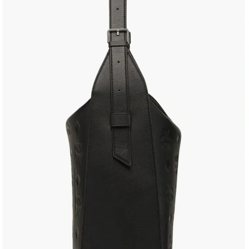 Large Aren Leather MCM Hobo Bag. Stunning !!!